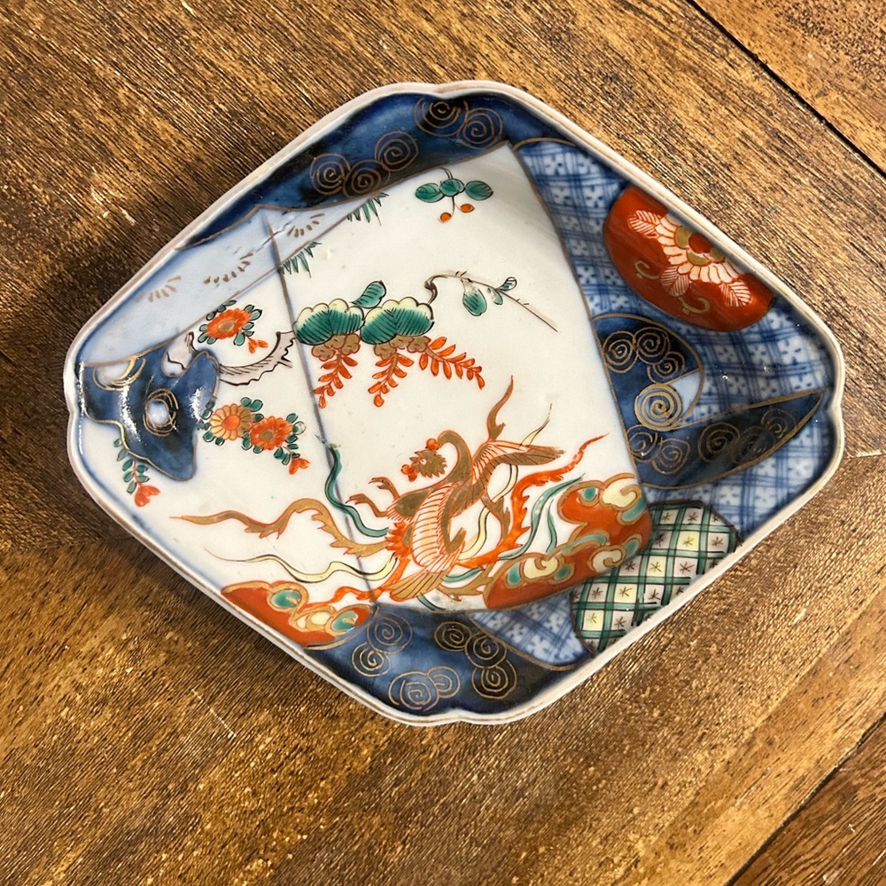 Antique Japanese Imari Kakuzara Porcelain Plate 7”L x 5.75”W x 1.5”H